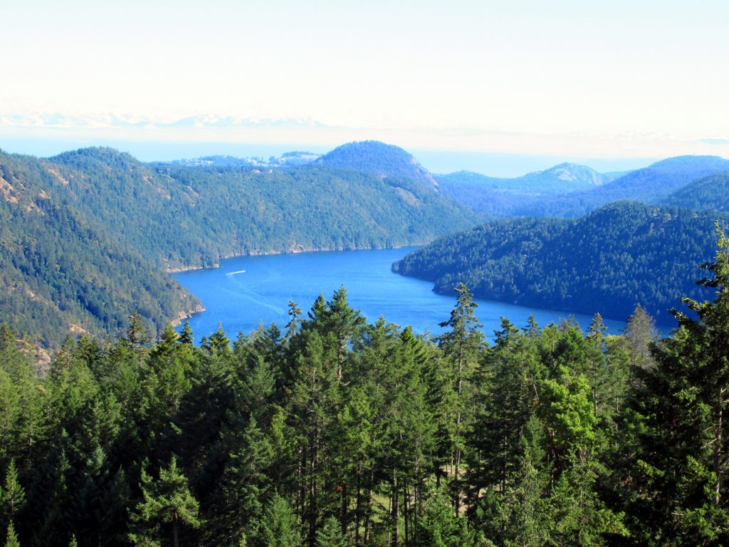 Driving Vancouver Island: routes, distances and ferries